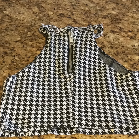 UNIF spike choker crop top - Picture 3 of 3